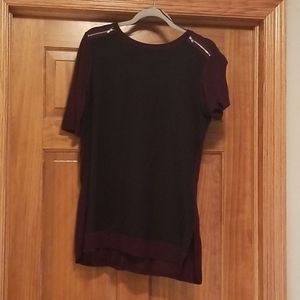 Mixed fabric black and burgundy tee